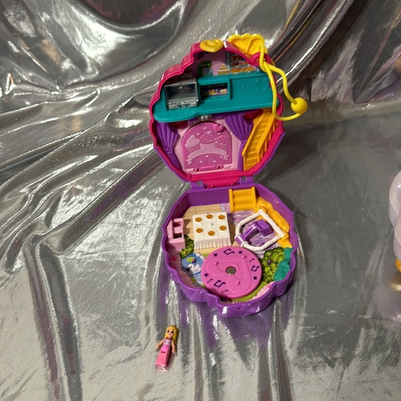 Polly pocket something sweet cupcake, rainbow unicorn salon and flamingo party - Picture 7 of 11